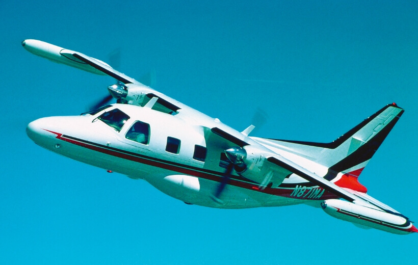 1963 年，第一架MU-2A小型多用途飛機，首次成功飛行