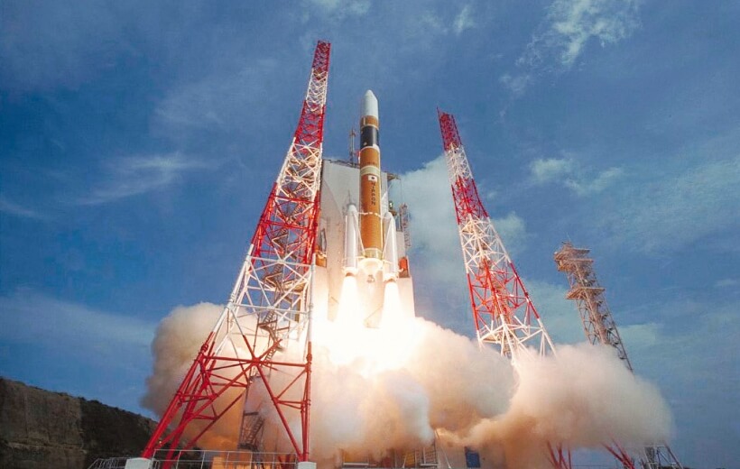 2001 年，成功發(fā)射第一枚 H-IIA 火箭（照片由 JAXA提供）